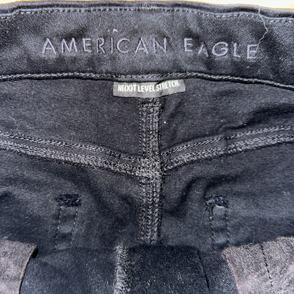 AE Shorts - Picture 3 of 4